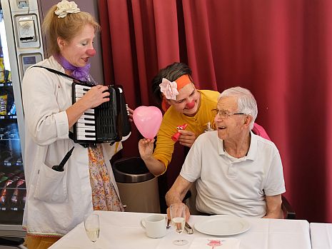 KlinikClowns mit Senior